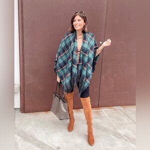 Ruggine Plaid Cape Scarf